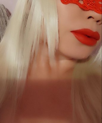 Проведу с тобой незабываемое время, наполненное страстью и наслаждением. 🌹 Умею создавать атмосферу уюта и комфорта, чтобы ты почувствовал себя по-настоящему желанным и особенным. 💋 Мои услуги включают классический секс, оральные ласки, массаж и многое другое. 🌈 Возможности для воплощения твоих фантазий безграничны! 💦 Люблю экспериментировать и открыта для новых идей. Отзывы о моих услугах всегда положительные и говорят о моей искренности и профессионализме. Имею привлекательный внешний вид и обворожительные формы, которые ты сможешь оценить на моих фото. 📸 Жду встречи в Москве, чтобы воплотить твои самые сокровенные фантазии в реальность. 🌃 Обещаю, ты не пожалеешь 😉. Полина